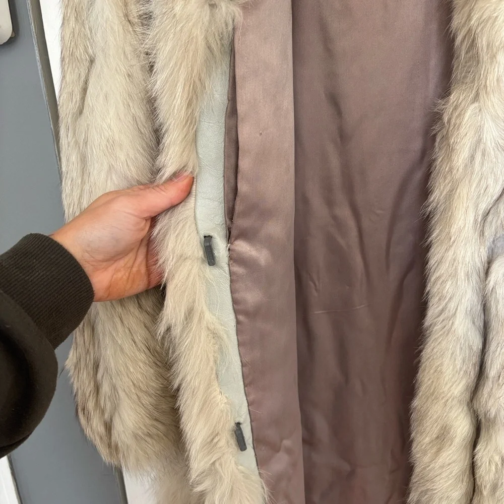 Elegant Cream Fur And Leather DASCO Coat - Picture 5 of 9